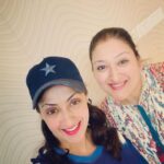 Gurleen Chopra Instagram - Bye bye chd with lots of sweet memories❤️ I will miss u all in mumbai ☹️👨‍👩‍👧‍👦 my family, my friends, my shooting people,new people, my cute fans I met dis time I will miss u alllllllll & jinna nu nahi v mil saki ohna nu jiada miss karangi 🤘🏻see you soon everyone lots of love 💕 . . . . . . #chandigargh #airpot #punjab #memories #miss #love #family #fans #movies #flight #startofaweek #monday #loveyouall #willmissu #seeusoon Chandigarh International Airport