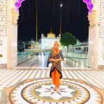 Gurleen Chopra Instagram - God is my strength & power...it’s a wonderful experience praying between 1.30 to 4.30 early mng in the magical hours 🌟 🌟ruhaniyat naal Bhariya hoya TAKHAT SACHKHAND SRI HAJOOR SAHIB ik Swarg hai... plz life ch ik vaar ethe ake iss time da anubhav karo tuanu aap yakeen ho jayega 🙏🏻🙏🏻 🙌🏻 🙌🏻 GURLEN . . . . # myfavplace #earlymngblessings #blessings #heavenonearth #nanded #stars #moon #heaven #life #puresoul #hajoorsahib #surender #god #feelthevibes... Takhat Sachkhand Shri Hazur Gurudwara, Nanded, Maharashtra
