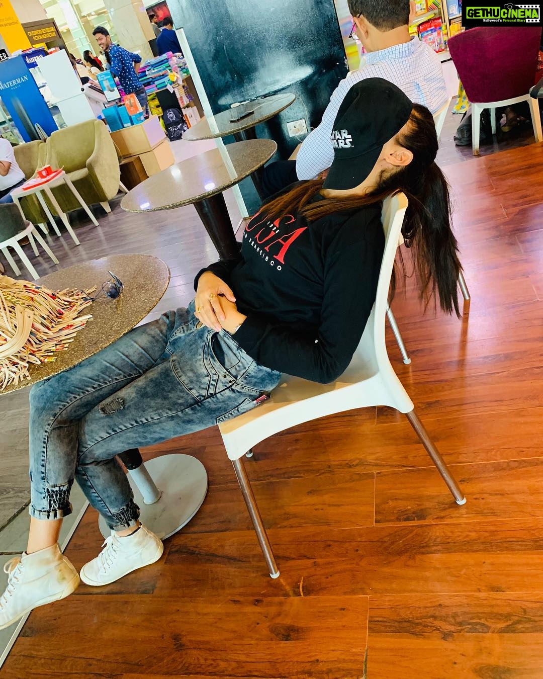 Gurleen Chopra Instagram - Sometimes in life you really require something very very special to kick start your energy for the long road ahead of your life. Heading for digging that in me... GURLEN . . . . #travel #airport #trustyourjourney Mumbai Domestic Airport, Santa Cruz