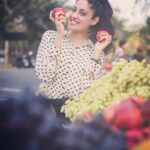 Gurleen Chopra Instagram - An apple a day keeps the doctor away, but if the doctor is cute 😉forget the fruit .....💕💕....#lovefruits #lovemyself #withoutmakeup #latestshoot📷 #enjoylife #lovelovelove Mumbai, Maharashtra