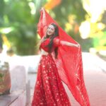 Gurleen Chopra Instagram - Peeng de jhoote, naal nagare te dhol, aja ve Sajna gal lag ke happy vaisakhi bol..❤️❤️ vaisakhi dia sareya nu lakh lakh vadhaiya🙏🏻🙏🏻 Feeling absolutely exquisite in this lehenga by  @splabel.india What do you think about this look? 😊 Concept by @mediatribein Styled by @white_entelope PC 📸 @white_entelope Edited by @arsh._.creation Assisted by @heysunilgupta shastri nagar,lokhandwala,andheri west,mumbai