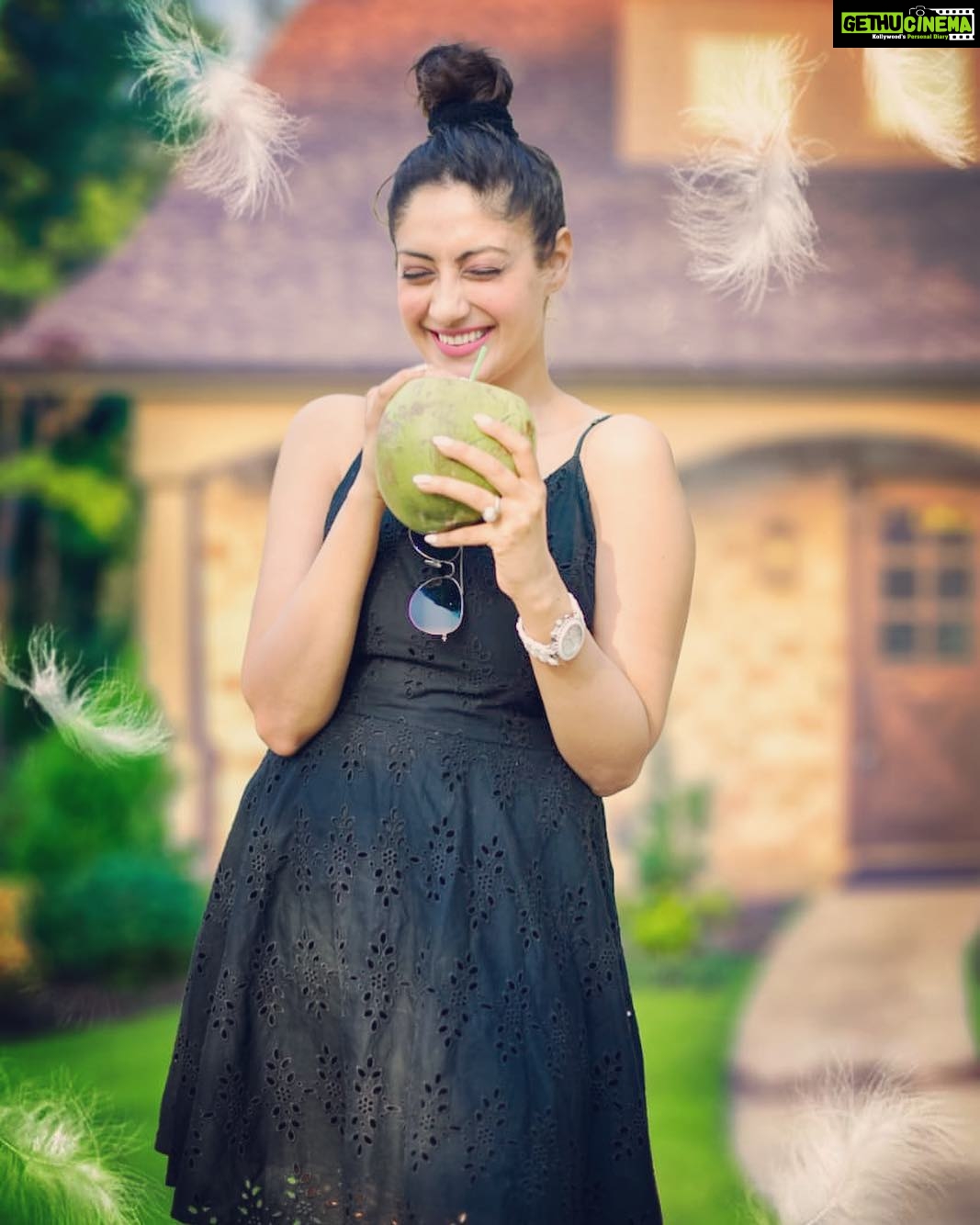 Gurleen Chopra Instagram - Sometimes I really miss being a kid. No stress, no worries, just a smile on my face and simply enjoying my life. love u all...π π GURLEN. #happyweekend #lovelife #beinginlove #enjoylife #grateful #withoutmakeup #bublygirl #chubbycheeks #coconutgirl Mumbai, Maharashtra