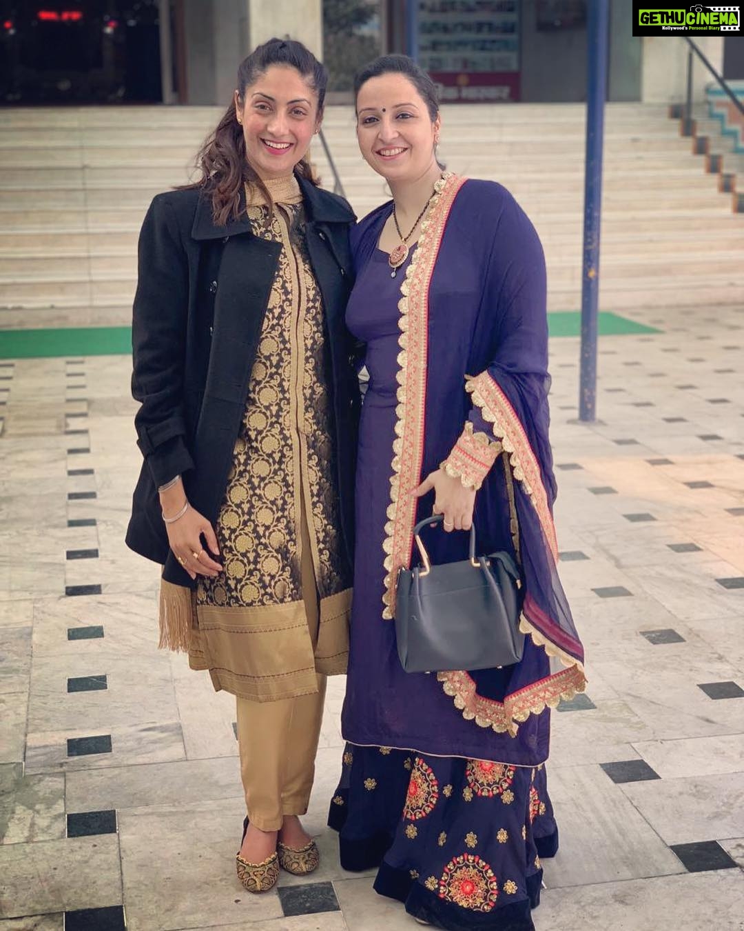 Gurleen Chopra Instagram - Side by side or miles apart sisters will always be connected by the heart 💖 I couldn’t ask for a better sister dan u BAWA love u so much...Happy bday 🎂🎂🎂🎂 happy anniversary 🎂🎂🎂🎂🎂 Ludhiana, Punjab, India