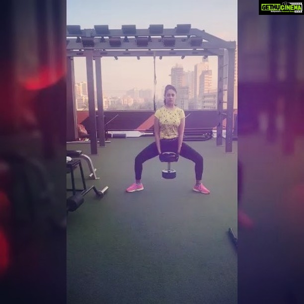 Gurleen Chopra Instagram - The best project you will ever work on is you...#backtogym #wavesgymlokhandwala #tuesdaymotivation #stronggirl Waves Gym