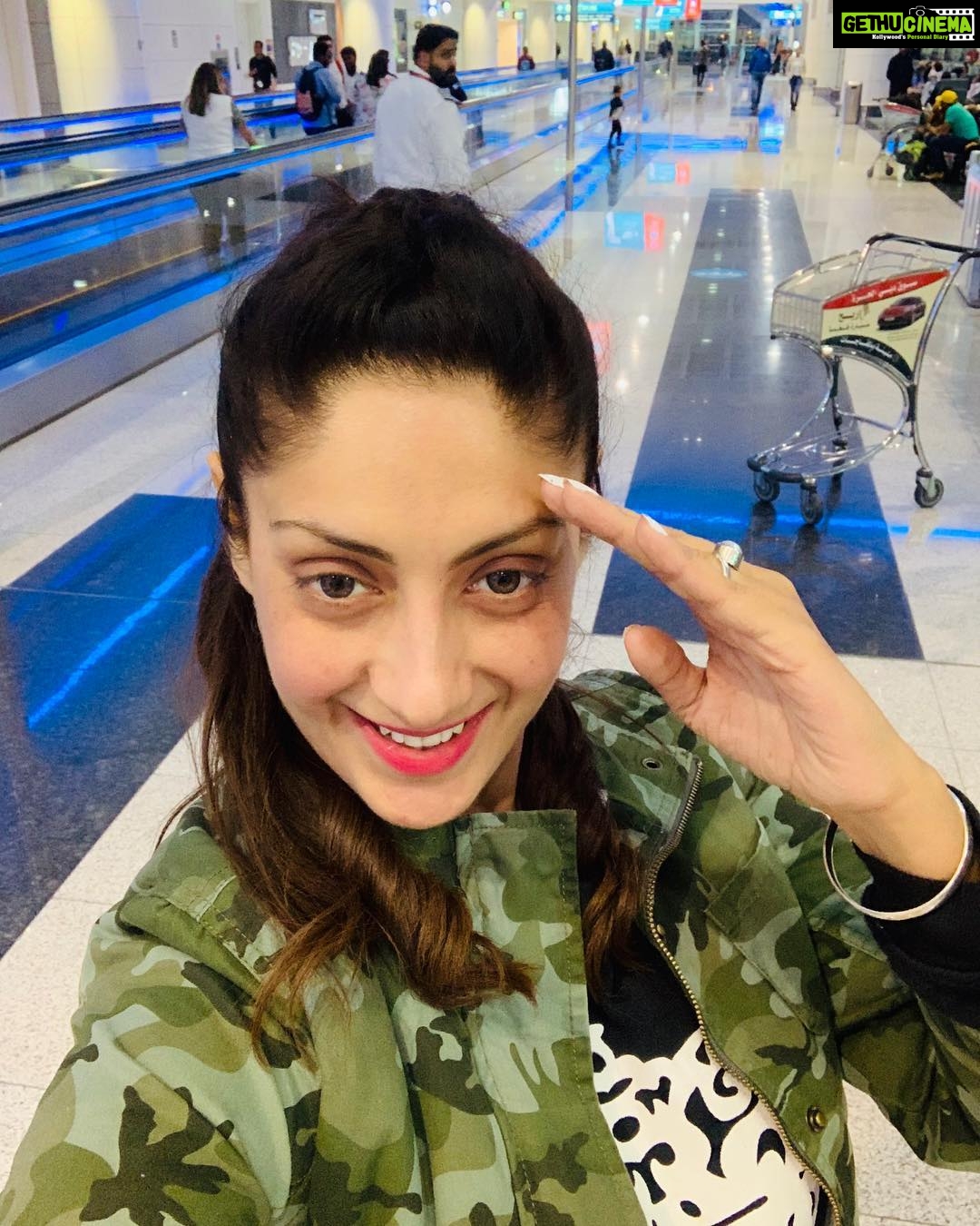 Gurleen Chopra Instagram - A mind that is stretched by a new experience can never go back to its old dimensions... bye bye DUBAI #newpeople #newexperience #newlife #beautifullife Terminal 1 Dubai International Airport Departure Area Gates D