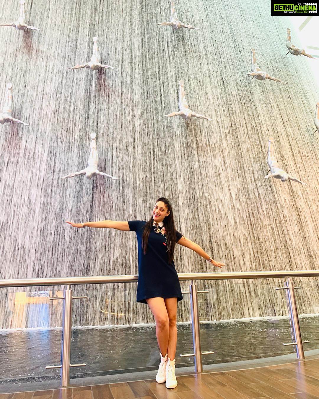 Gurleen Chopra Instagram - Where there is a woman, there is Magic... Happy Womenβs day to all the lovely girls πππππ Dubai Mall