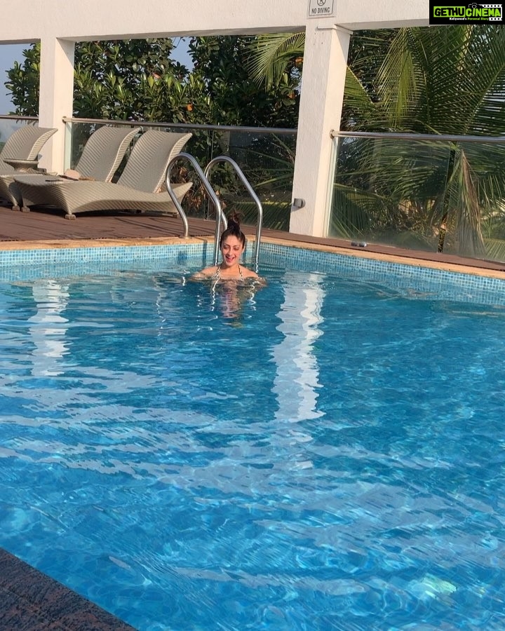 Gurleen Chopra Instagram - You glow differently when you are actually happy 💓💓 #inlove Lemon Tree Amarante Beach Resort Candolim Goa, India