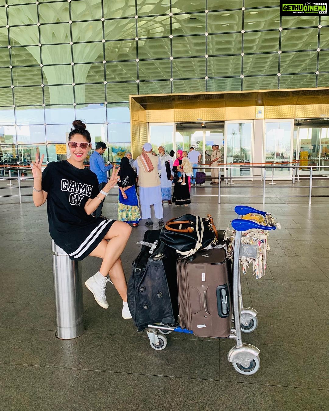 Gurleen Chopra Instagram - Ready for Valentine’s Day with new destination & new energy with lots of love 💖 💖 Terminal 2 Chatrapati Shivaji Terminal Mumbai