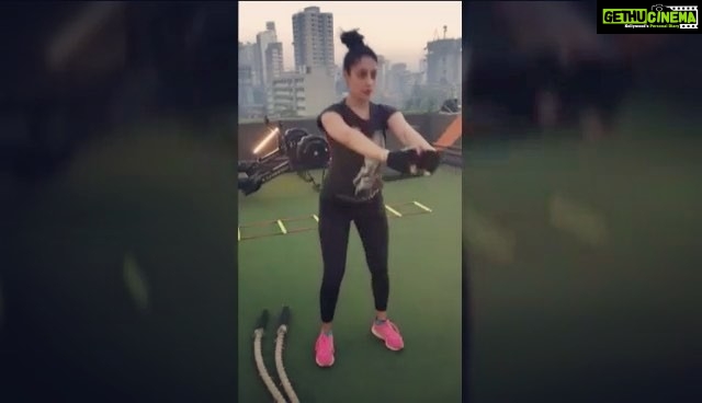 Gurleen Chopra Instagram - I have got a dream thatβs worth more than my sleep... πͺπ» πͺπ»#happymonday #legsworkout #happylife #loveyourself #motivationalvideos ππ Waves Gym
