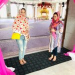 Gurleen Chopra Instagram - I am loved by GOD and nothing can take this away from me 🙏🏻 ... #dubaigurdwara #lovegod #godlovesme @annie.jangid Guru Nanak Darbar Dubai