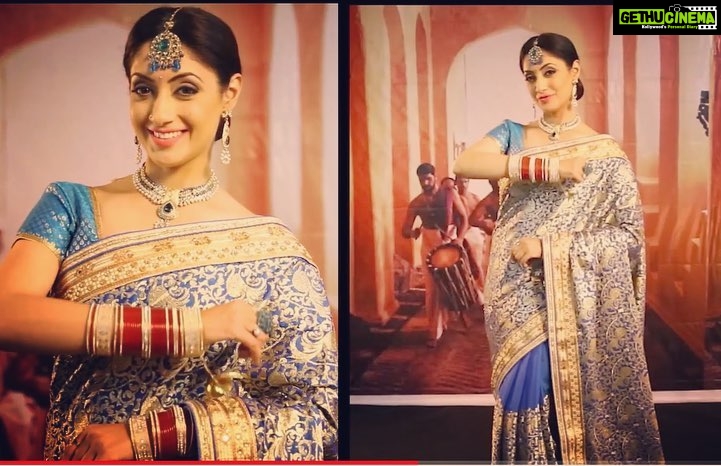 Gurleen Chopra Instagram - I love you, and that’s the beginning and end of everything...#bridalshoot #indianbride #kalaniketanclassic #kalaniketan_sarees Mumbai, Maharashtra