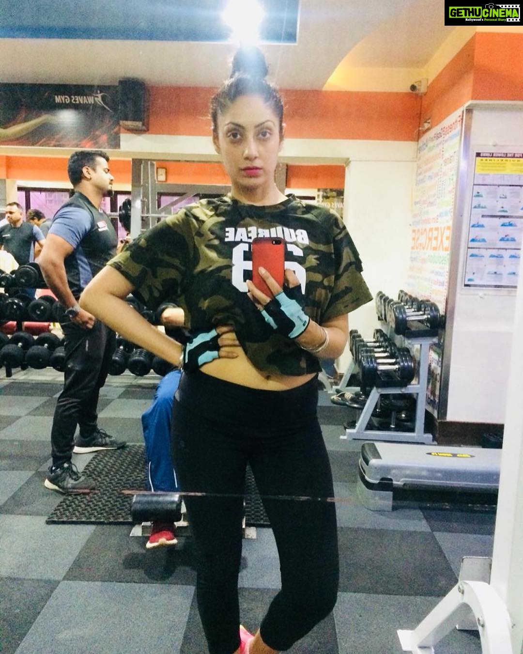 Gurleen Chopra Instagram - It's a clichè in today's world to get compliments like "Hot" and "Sexy".... but to get the body and mind trully "Hot" and "Sexy"...you need proper focus, balanced diet and every drop of sweat worth a penny !💪🏻 🌟