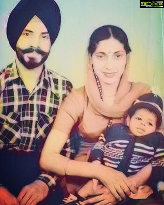 Gurleen Chopra Instagram - Who is dis cute baby ? Jida bday 30th dec nu hunda ? Any guess Radisson Chandigarh Zirakpur