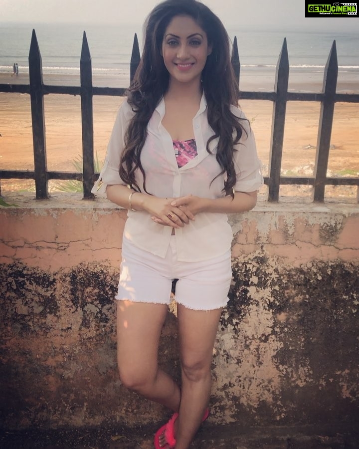 Gurleen Chopra Instagram - See u all on 1st jan 2019 ... Mumbai, Maharashtra
