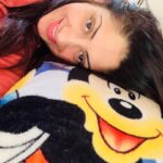 Gurleen Chopra Instagram - Aye hai hum jahan mein tumhare liye, Hain tumhare liye he hamari ankhen.....early mng selfie,,no makeup’s,, nofilters,,love u all...GC.....#happysunday #loveyourself #lazysunday #newlifestyle #peaceofmind