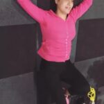 Gurleen Chopra Instagram - Core workout for my upcoming movie 10days target thx to my trainers #mondaymotivation #earlymorninggym #desigheefat #punjabichubbygirl have a great start of week.... Waves Gym