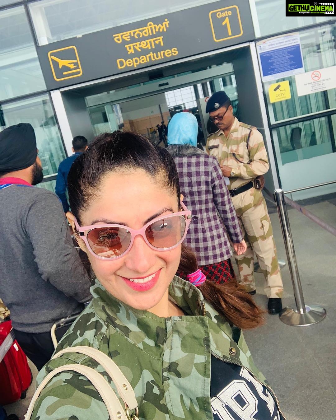 Gurleen Chopra Instagram - Holiday is over, time to go back to reality. Gonna miss my home town chandigarh. ✈️ Chandigarh International Airport