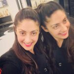 Gurleen Chopra Instagram - May this new year all your dreams turn into reality & all your efforts into great achievements! let’s start this new year with lots of positivity & love for everyone .... love you all 💖 GC Radisson Blu Hotel New Delhi Paschim Vihar