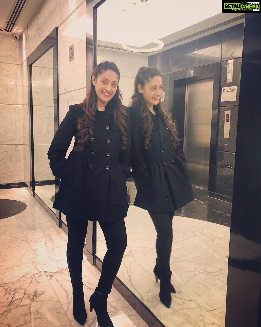 Gurleen Chopra Instagram - May this new year all your dreams turn into reality & all your efforts into great achievements! let’s start this new year with lots of positivity & love for everyone .... love you all 💖 GC Radisson Blu Hotel New Delhi Paschim Vihar