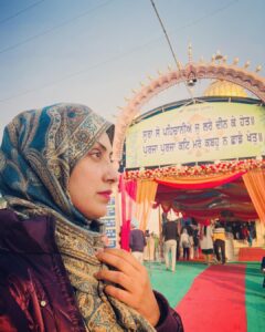 Gurleen Chopra Instagram - Dhan jigra kalgiyaan vale da, putt chaar dharam to vaar Geya 🙏🏻 Gurudwara Sri Fatehgarh Sahib