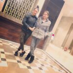 Gurleen Chopra Instagram - *मिलते 💕रहना सबसे.💕.* *किसी ना किसी 💕बहाने से...* *रिश्ते मजबूत 💕बनते ह💕ै* *दो पल साथ बिताने से..!💕💕!* Homeland Heights Sector 70 Mohali
