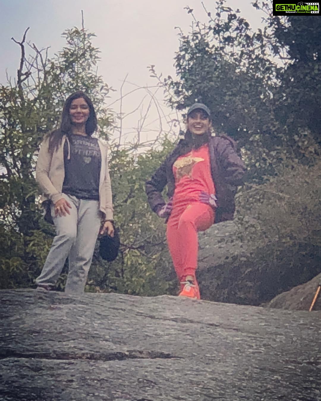 Gurleen Chopra Instagram - Happy birthday beautiful friend may your day be as beautiful as you, you are blessed by god in all ur ways... love u didi 🎂💐🎂💐🎂💐🎂💐 Churdhar Tourism