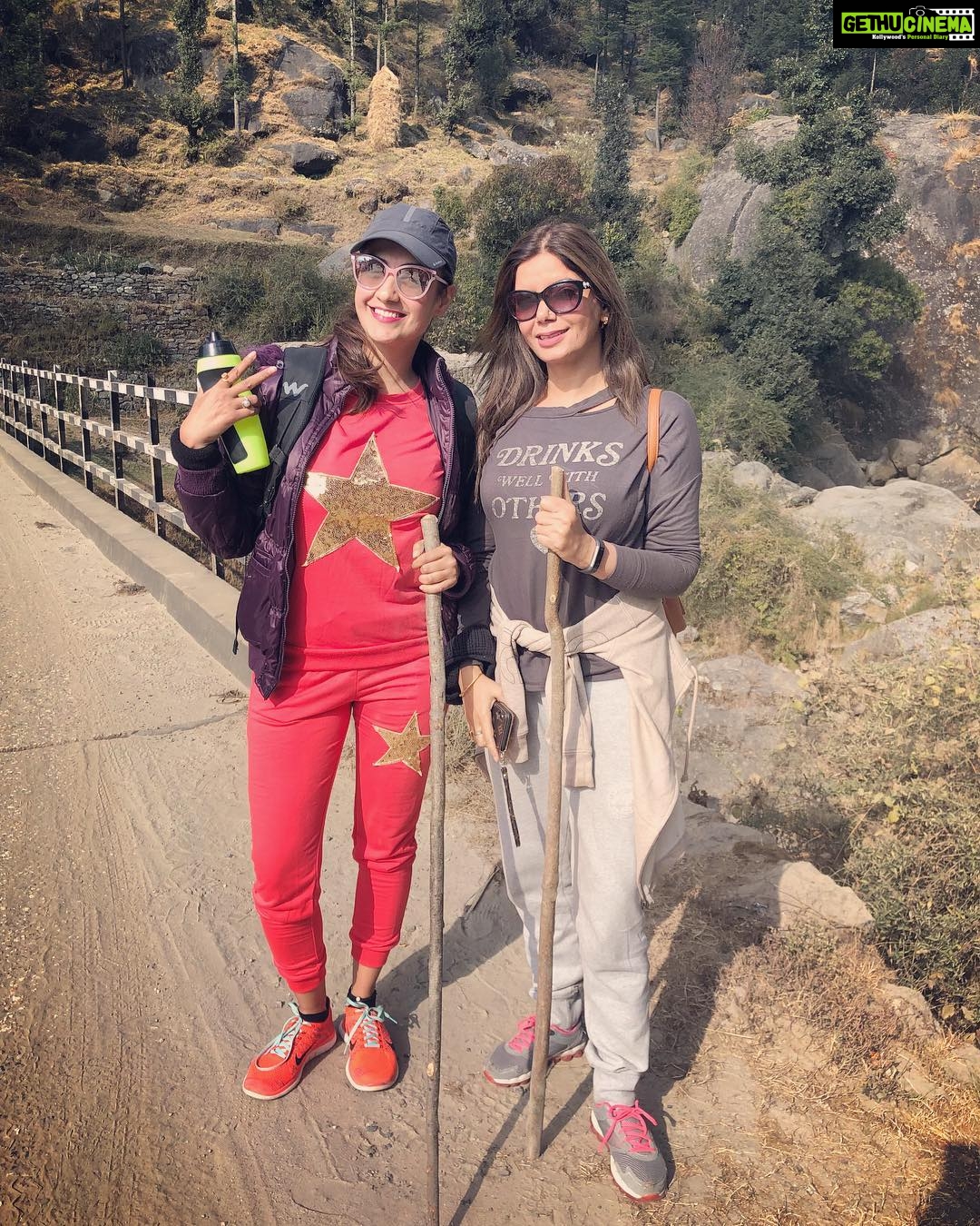 Gurleen Chopra Instagram - Happy birthday beautiful friend may your day be as beautiful as you, you are blessed by god in all ur ways... love u didi 🎂💐🎂💐🎂💐🎂💐 Churdhar Tourism