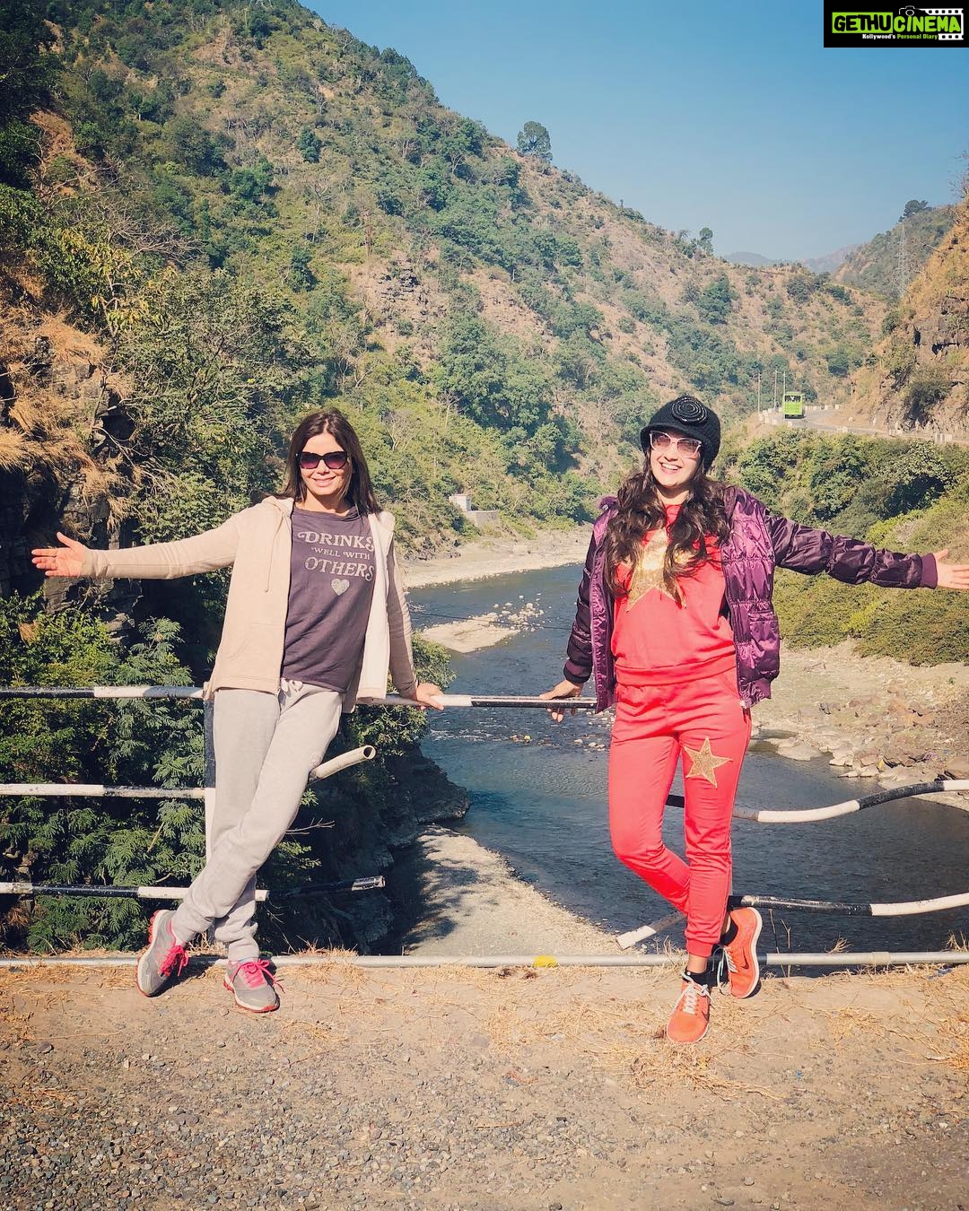 Gurleen Chopra Instagram - Happy birthday beautiful friend may your day be as beautiful as you, you are blessed by god in all ur ways... love u didi 🎂💐🎂💐🎂💐🎂💐 Churdhar Tourism