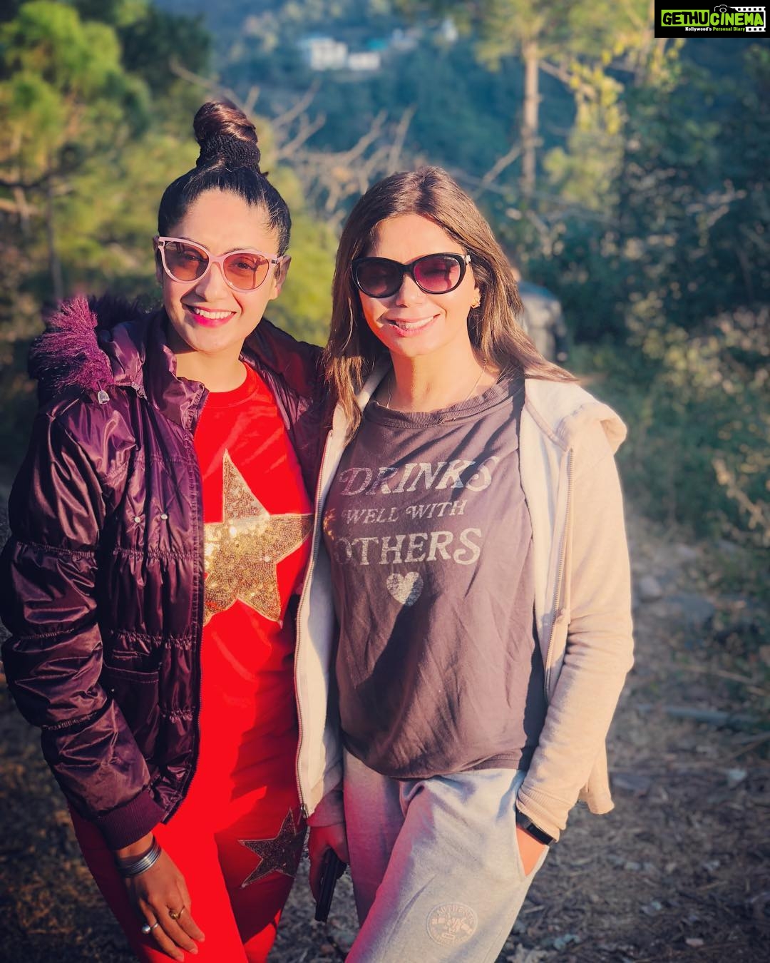 Gurleen Chopra Instagram - Happy birthday beautiful friend may your day be as beautiful as you, you are blessed by god in all ur ways... love u didi 🎂💐🎂💐🎂💐🎂💐 Churdhar Tourism