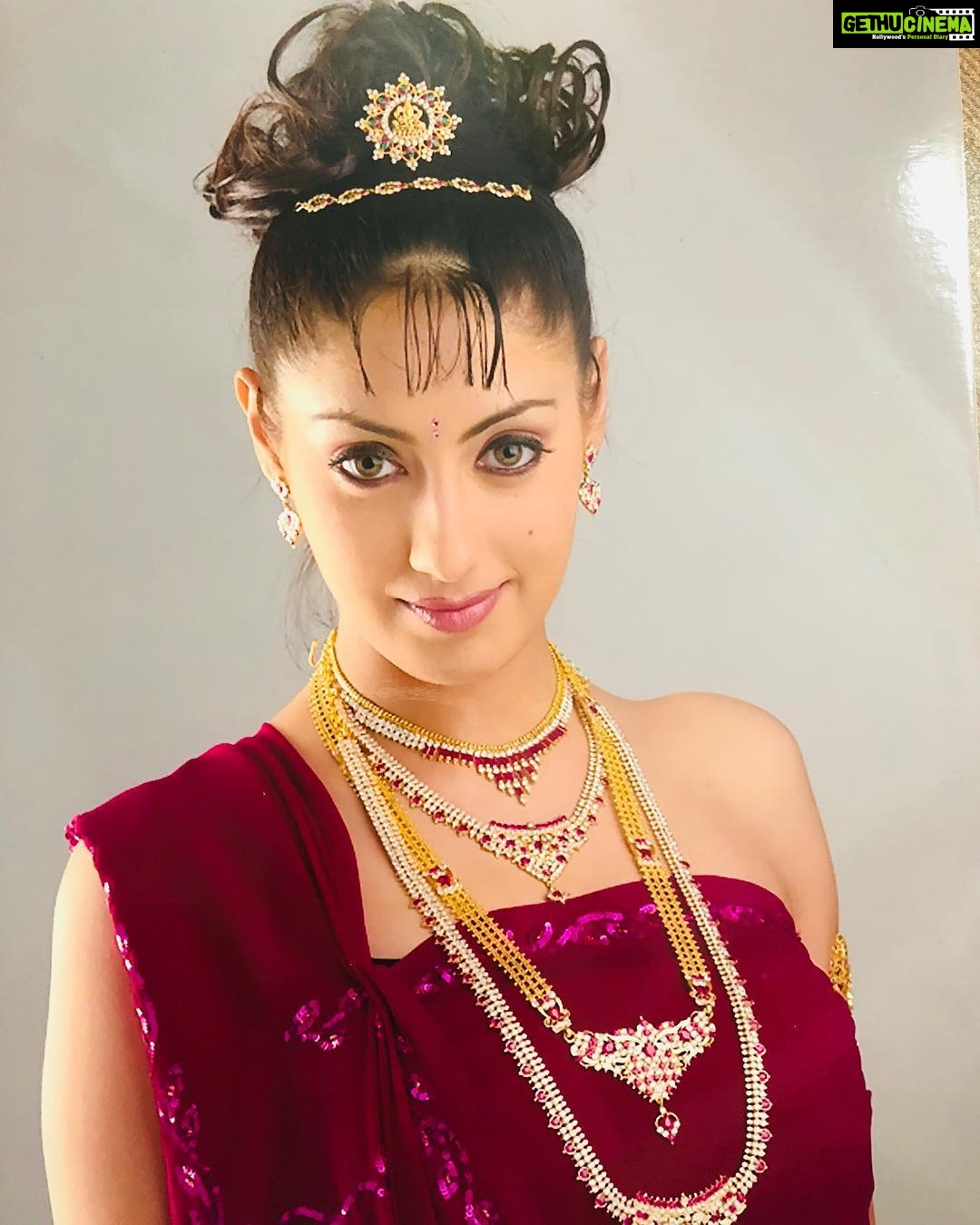 Gurleen Chopra Instagram - Good health, loads of wealth, prosperity in abundance are the things I am wishing for you on this dhanteras#joyalukkas#diamondsjewellery Chandigarh