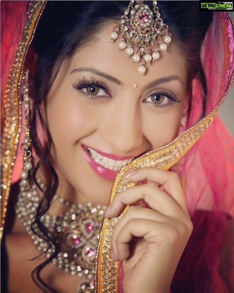 Gurleen Chopra Instagram - Aaj ki raat jo mange koi Vo paa jaye re ( happy karwa chauth )