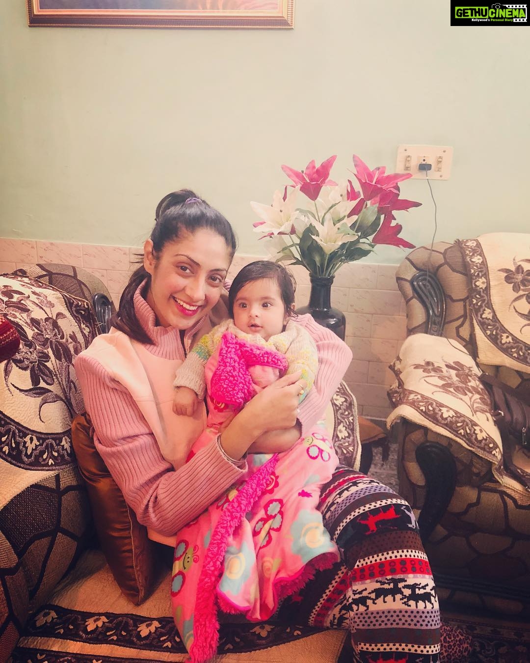 Gurleen Chopra Instagram - I am a girl, I am smart & I am strong and I can do anything... 👧