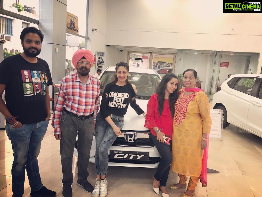 Gurleen Chopra Instagram - May your new car take you to new places with new people and open up new opportunities in your life congrats both of you 👫... Honda Courtesy Honda