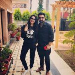 Gurleen Chopra Instagram - Gudmng dosto,,, mainu punjabi industry ch dubara Vapis le ke aun da te iss video ch kam karaun da credit janda one & only PARMOD SHARMA RANA JI nu...🙏🏻 ehna da he mann na c k RANGI GAYI song ( HEER ) lai Gurleen tusi he best choice ho. Tusi bahut saalan to Punjab ch kam nahi kitta tuade fans tuanu dekhna chaunde hai. Mainu Hun tak nahi samjh a riha mainu kive ehni jaldi mna liya rana ji ne Dosto main daave nal keh sakdi a jinna sohna mainu iss video rangi gayi ch dikhaya rana ji ne tusi kade v iss tarah di GURLEEN CHOPRA nahi dekhi hoegi pehla,,, main apni life ch bahut big makers nal kam kitta lag bhag 7-8 languages ch but mainu ehna kisse me darra k kam nahi liya ohffff last day of shoot 🤭🤭🤭🤭🤭 but he is v talented director of punjabi industry miles to go rana ji bahut acha laga tuade nal kam kar k Dilo thx mainu dubara Punjab Vapis le k jaan lai 🙏🏻🙏🏻🙏🏻🙏🏻🙏🏻🙏🏻🙏🏻🙏🏻#lakhwinderwadaliofficial #parmodsharmarana_director #tseries