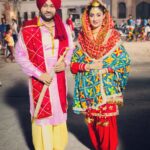 Gurleen Chopra Instagram - Mere deedyan di daur aa ke tere kole mukdi, tere Bina lakhwinder nabaz jave rukdi ....#tseries #lakhwinderwadaliofficial #parmodsharmarana_director Rangi gayi song 2 days to go 16th July.
