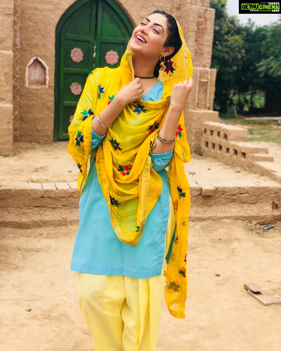 Gurleen Chopra Instagram - Traditional look