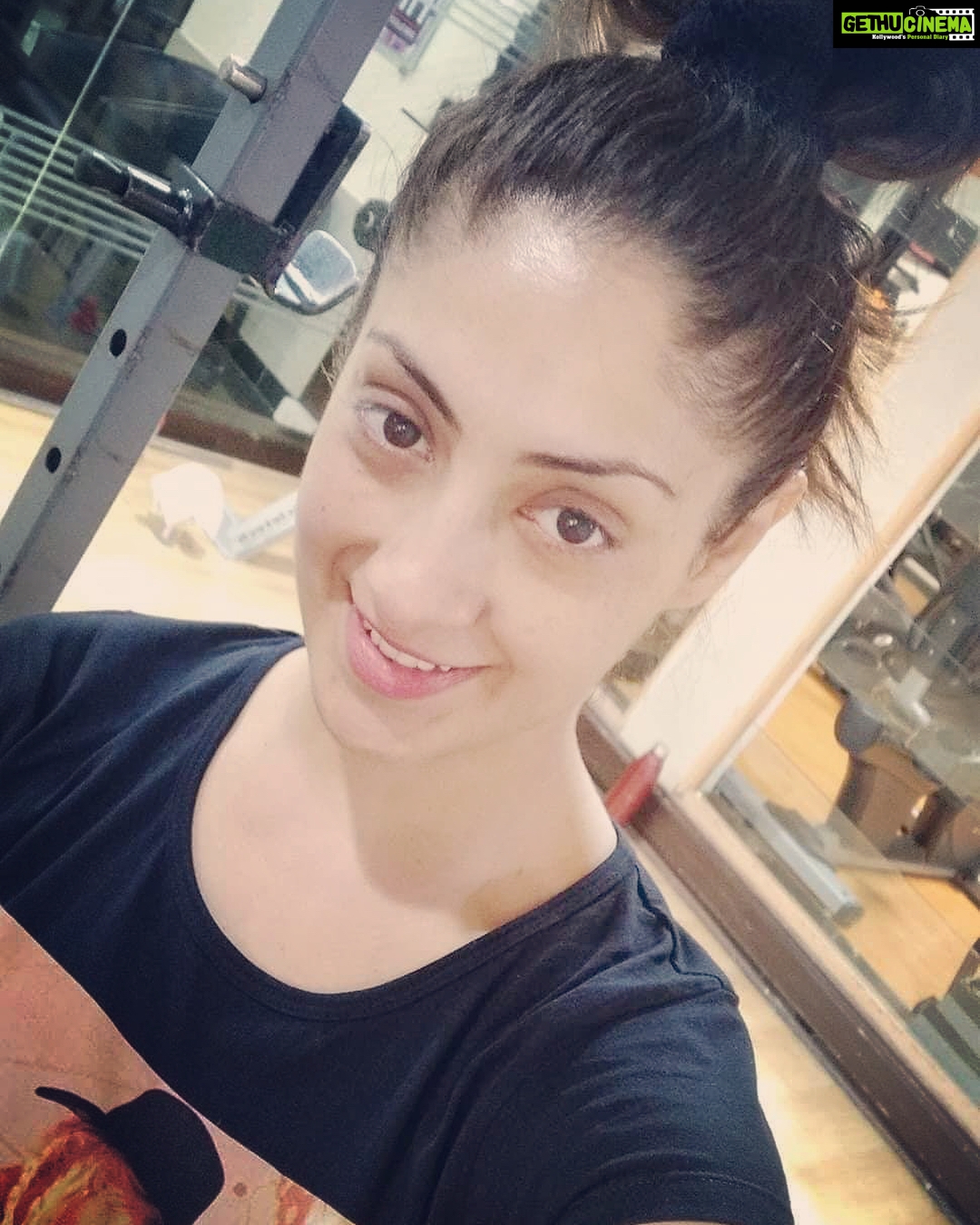 Gurleen Chopra Instagram - I love fitness ( gym time ) Waves Gym