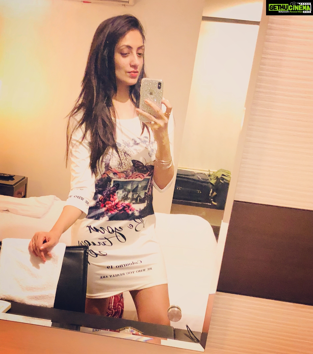 Gurleen Chopra Instagram - Love yourself for who you are ( Gudmng from hyd ) Jubilee Hills