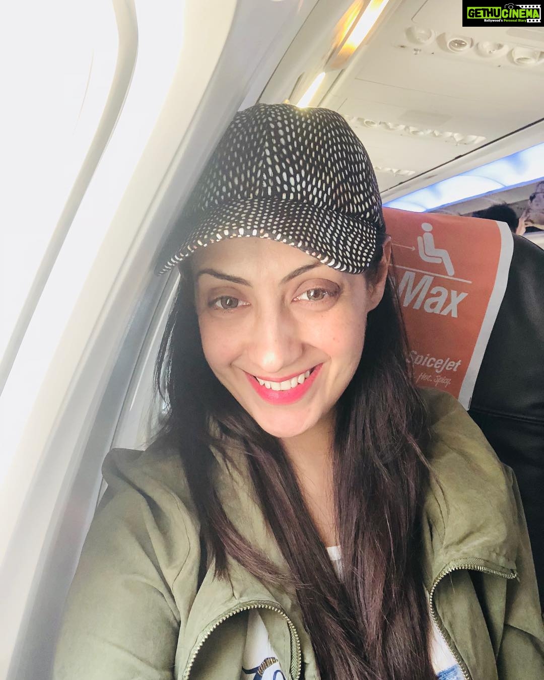Gurleen Chopra Instagram - Flying to hyd ✈️✈️✈️✈️
