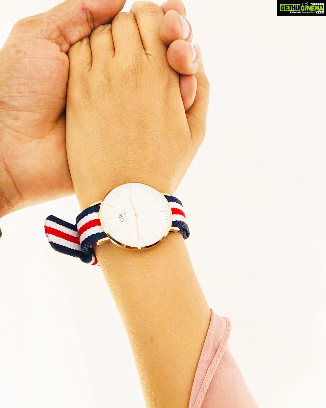 Gurleen Chopra Instagram - It’s almost that time 🐬When the weekend starts and adventures BEGIN Get 15% off @danielwellington watches with the code GURLEEN tag your adventure buddy! #ad #DWmoments #danielwellington