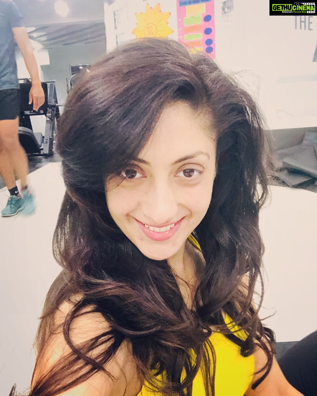 Gurleen Chopra Instagram - Eat well, work out, smile more ( new friends in Baroda gym ) Lifetime fitness