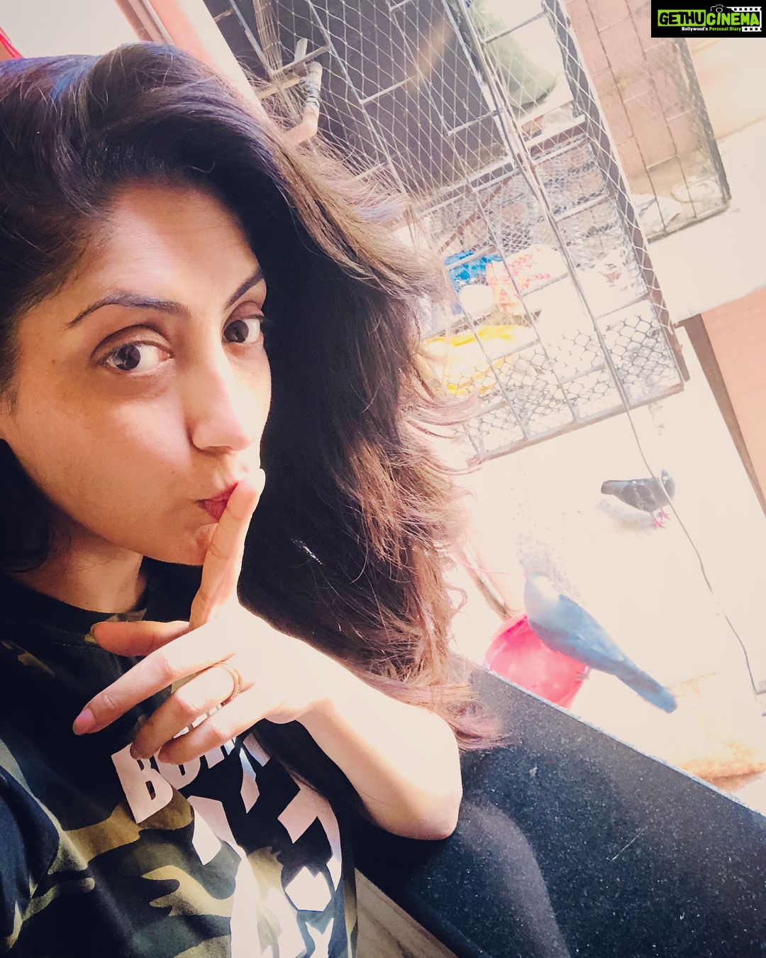Gurleen Chopra Instagram - Please keep a bowl of water in your balcony of terrace SAVE BIRDS 🦅
