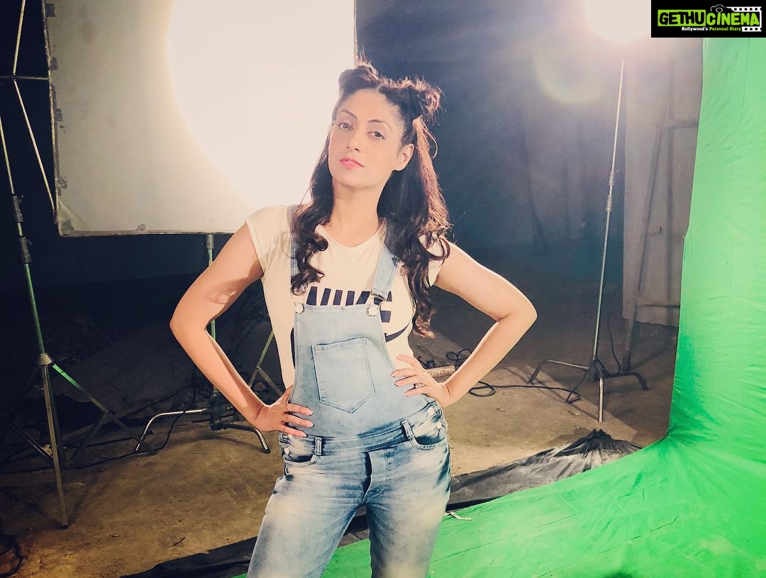 Gurleen Chopra Instagram - First schedule of my Hindi movie wrapped up happily with lots of sweet memories 🎥