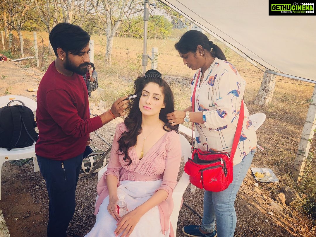 Gurleen Chopra Instagram - First schedule of my Hindi movie wrapped up happily with lots of sweet memories 🎥