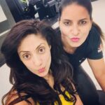 Gurleen Chopra Instagram - Eat well, work out, smile more ( new friends in Baroda gym ) Lifetime fitness