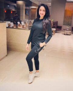 Gurleen Chopra Instagram - Behind every successful woman is HERSELF ( happy women’s day ) . Sayaji Vadodara