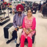 Gurleen Chopra Instagram – The biggest gift for you after your marriage was my BIRTH. The biggest gift for me after my BIRTH was PARENTS like YOU .. HAPPY ANNIVERSARY MOM DAD 💐💐💐🌹🌹🌹🌹🌹🌟🌟🌟🌟🌟🍷🍷🍷💃🏼💃🏼💃🏼💃🏼💋💋💋💋💋