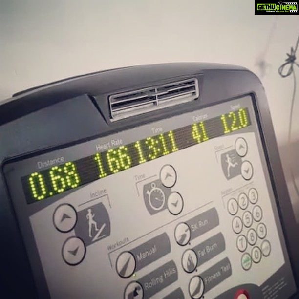 Gurleen Chopra Instagram - If you want to change ur BODY, EXERCISE. If you want to CHANGE ur LIFE, BECOME A 🏃♀️ RUNNER