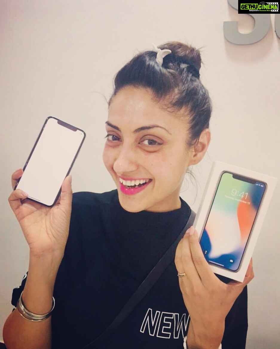Gurleen Chopra Instagram - I find that the HARDER I WORK the MORE LUCK I seem to have ( my new iph x ) 📱