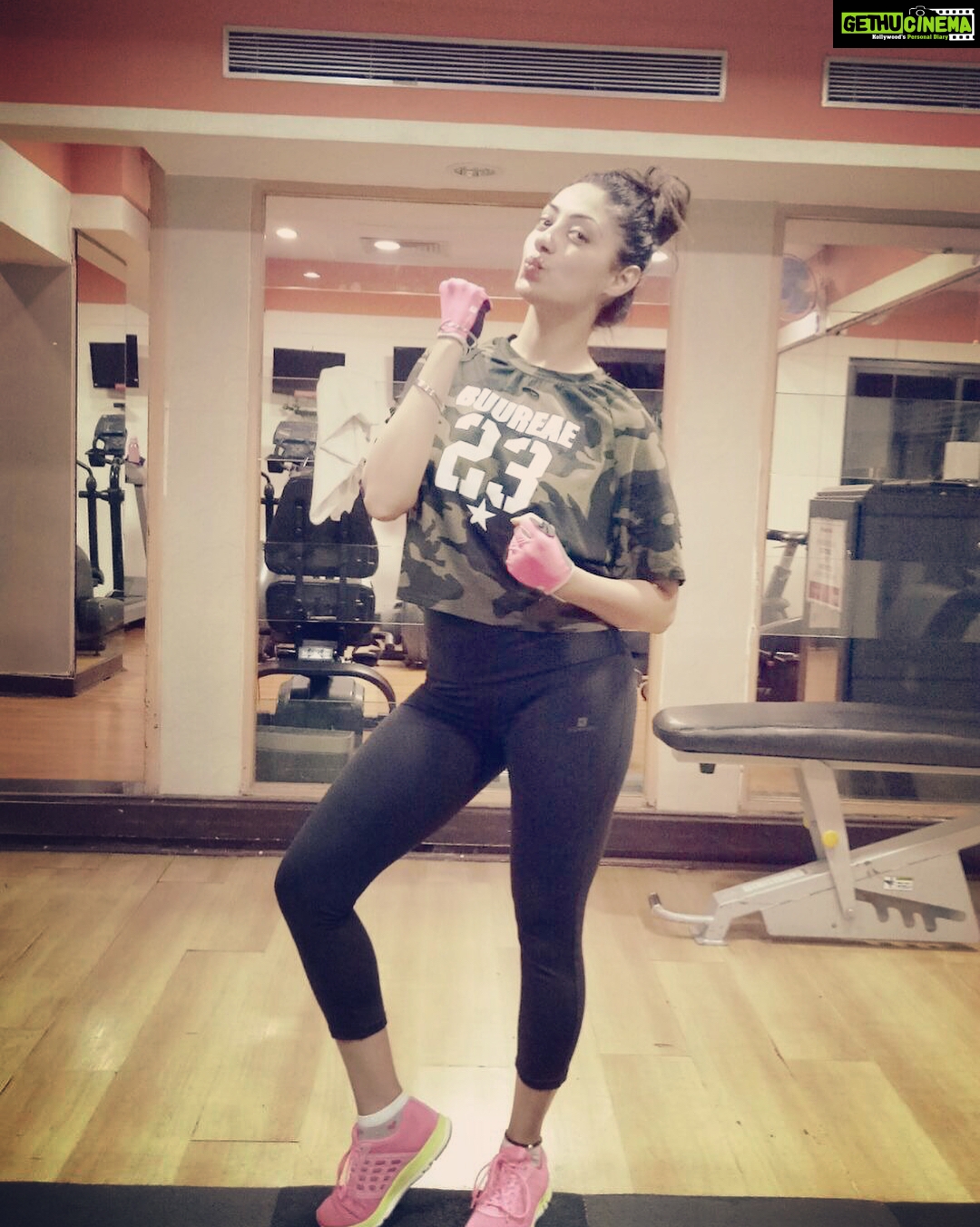 Gurleen Chopra Instagram - New year, new you: TRANSFORMATION, not resolution 💪🏻👊🏻💪🏻💪🏻✌🏻